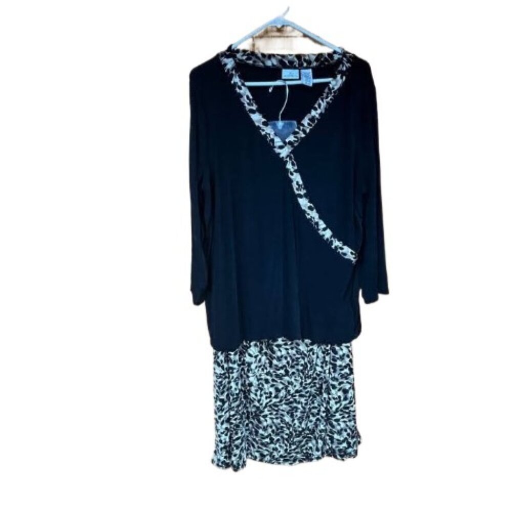 Jaclyn Smith 2 piece skirt set.